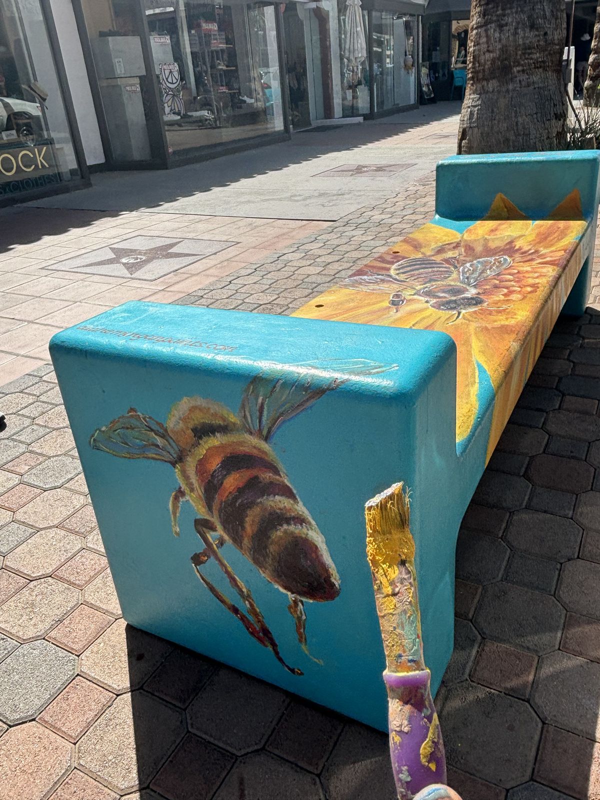 Bee Bench mural